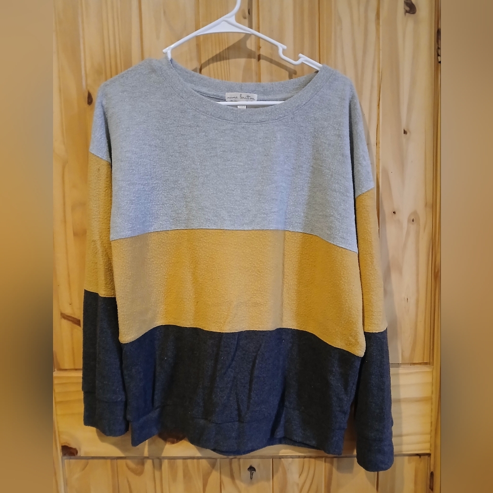 Nine Britton Color Block Sweater in Gray, Mustard, and Charcoal Size Medium